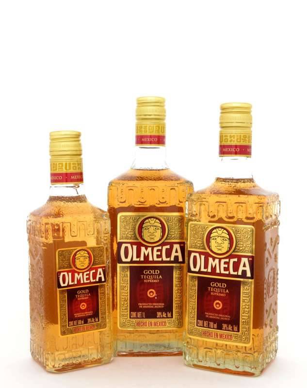 Tequila gold. Текила Ольмека золото. Olmeca текила Голд. Текила Ольмека Blanco Gold. Ольмека Голд 0.7.