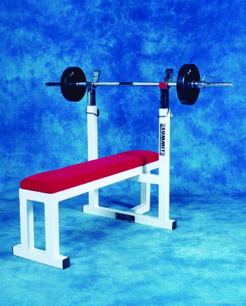 Как купить профессиональную складную скамью для жима лежа, как на ней заниматься