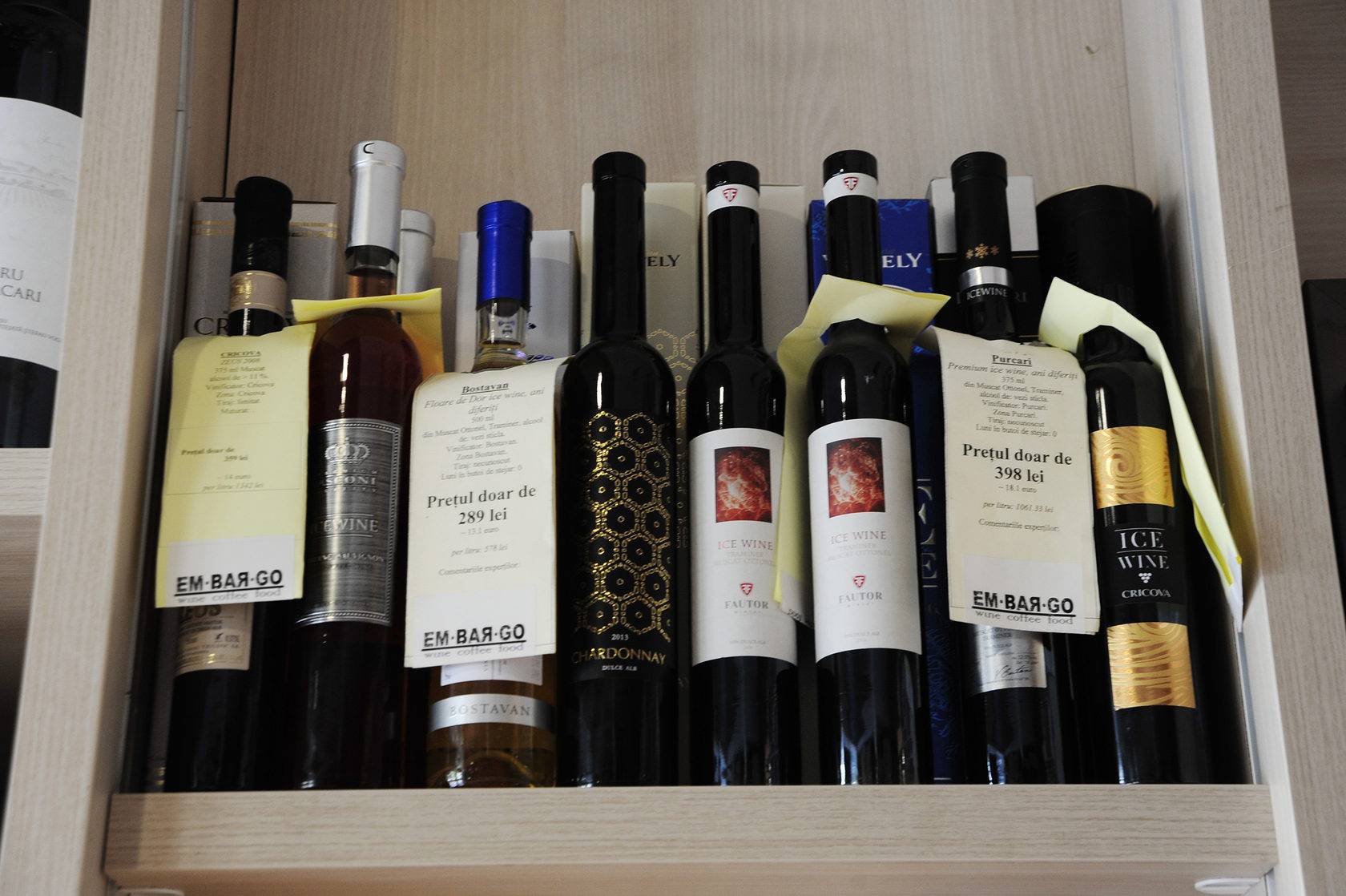 Молдавское вино купить. Вино молдавское Роше. Извораш вино Молдавии. Молдавские вина 47 параллель. Молдавские выдержанные вина.