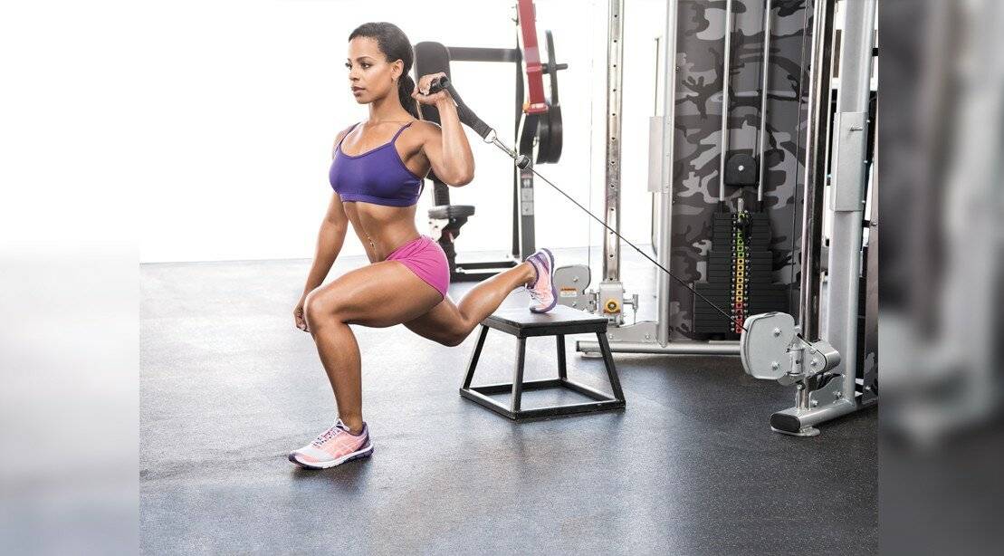 Выпады с гантелями: правильная техника без травм