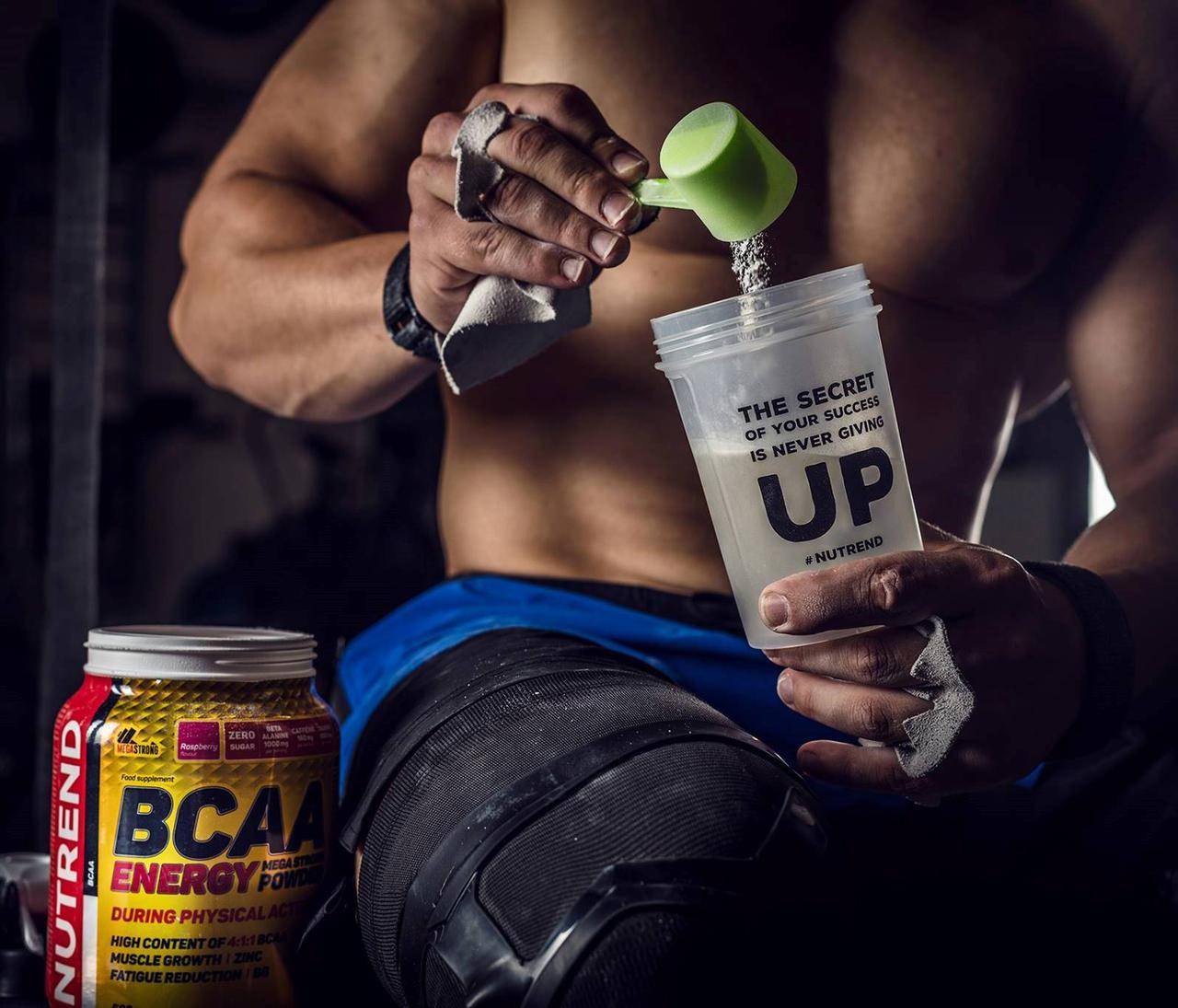 Лучшее спортивное питание для набора мышечной массы мужчинам и женщинам