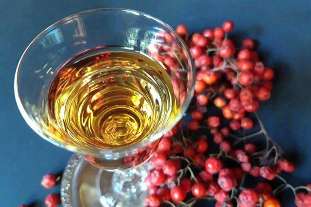 Наливка из рябины: 4 рецепта в домашних условиях