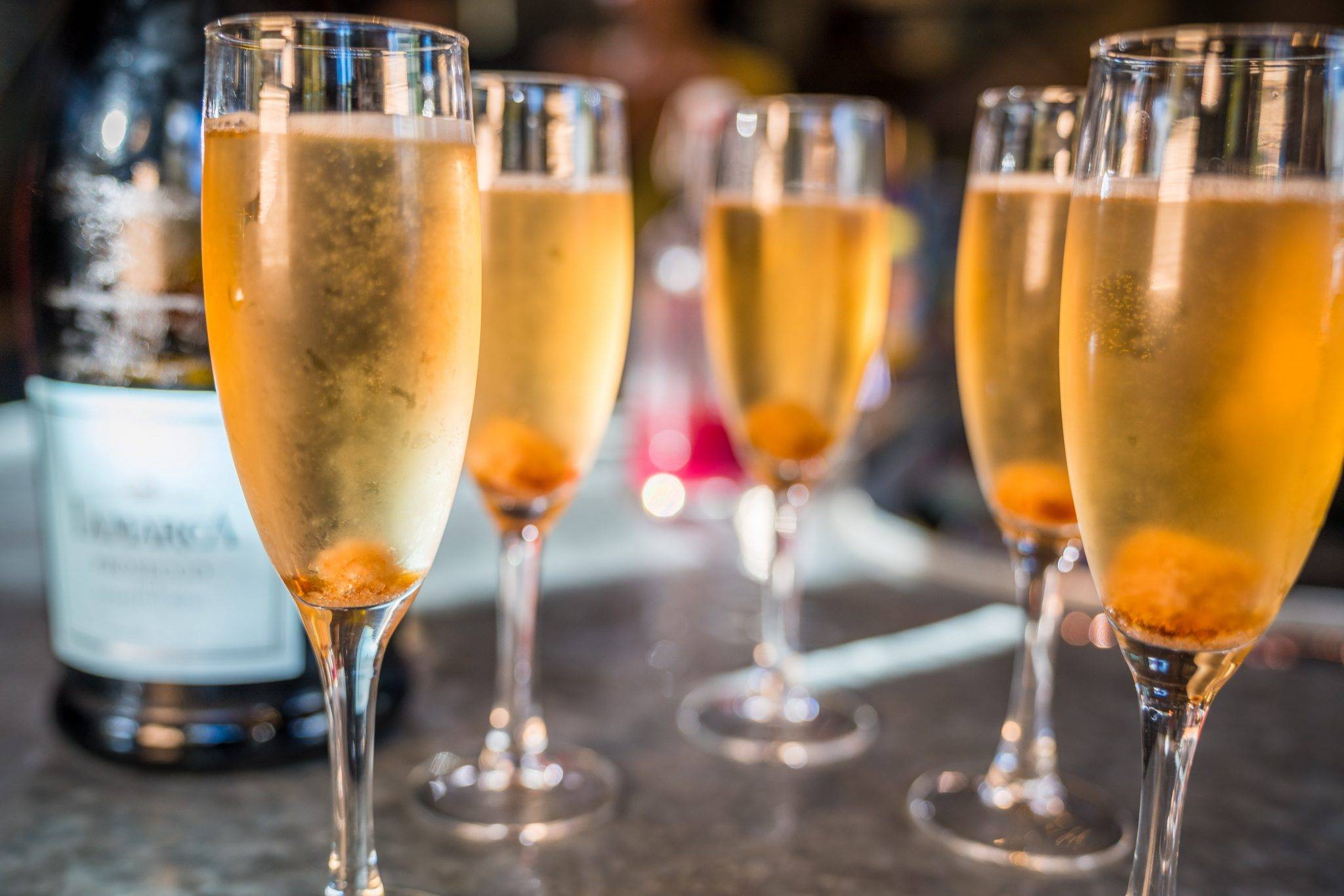 Рецепты алкогольных коктейлей с шампанским