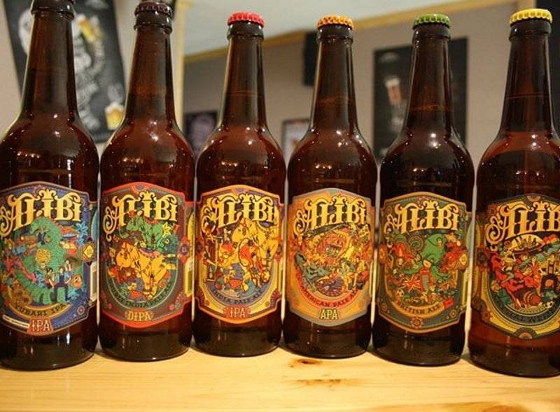 Чем отличается пивной. Чем отличается пивной. Дед с пивом. Лагер стаут портер эль. Светлое фильтрованное и нефильтрованное пиво.