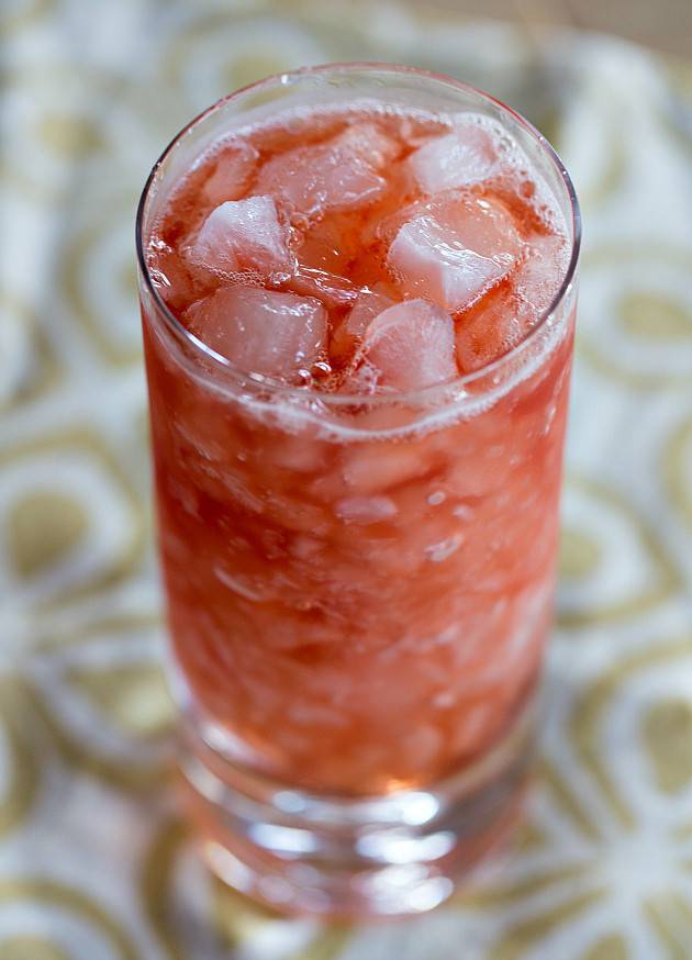 Коктейль алко-брэнд amore шампанское-клубника