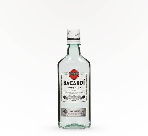 Белый ром градусы. Bacardi Ром серебряный. Каней Ром карта Бланка Супериор. Бакарди Обратная сторона.