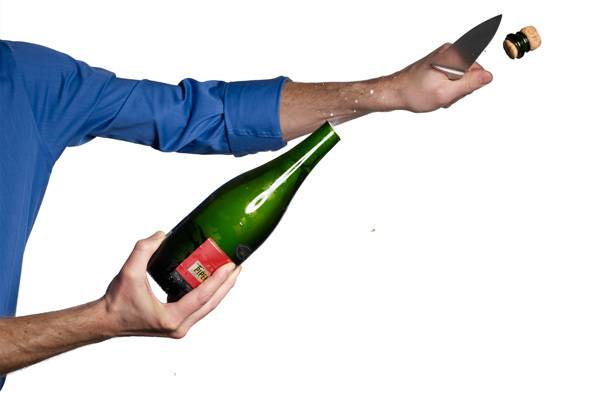 Как открыть шампанское?