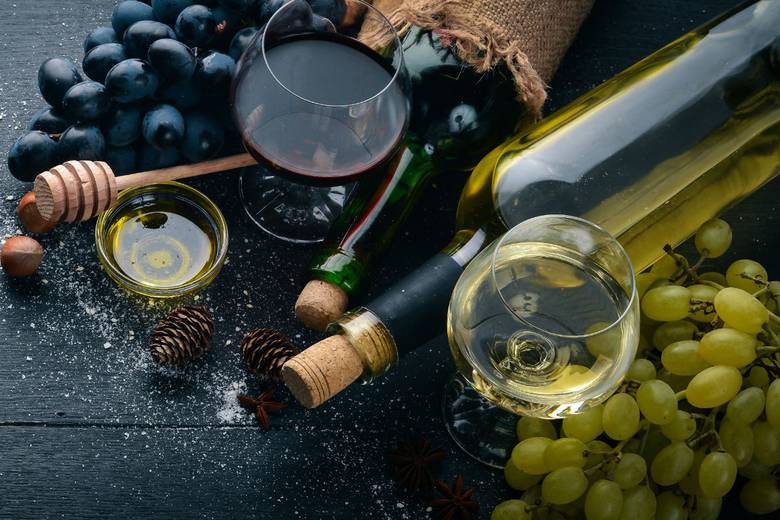 Настойка из винограда на водке - домашние рецепты из ягод, жмыха и на косточках