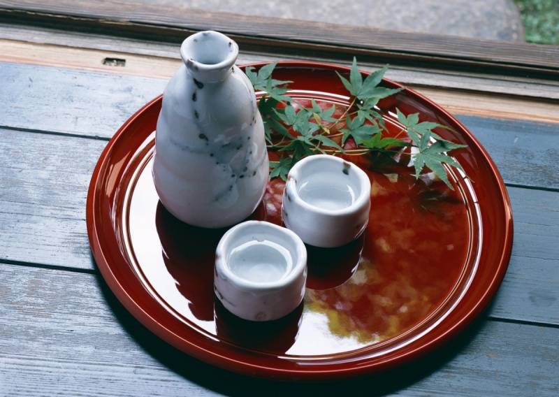 Как правильно пить саке