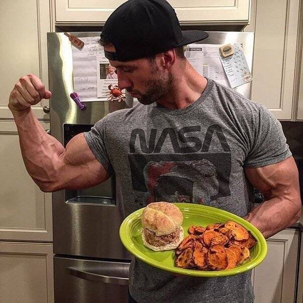 Что можно есть на ночь при похудении и наборе мышечной массы