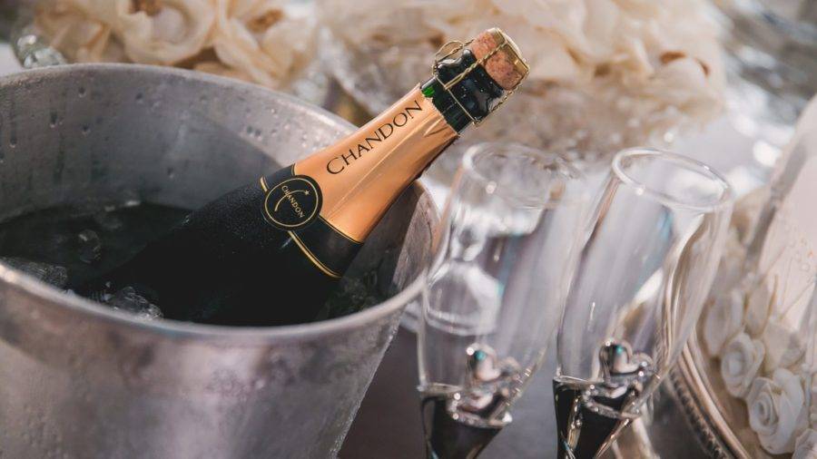 Как правильно открыть шампанское