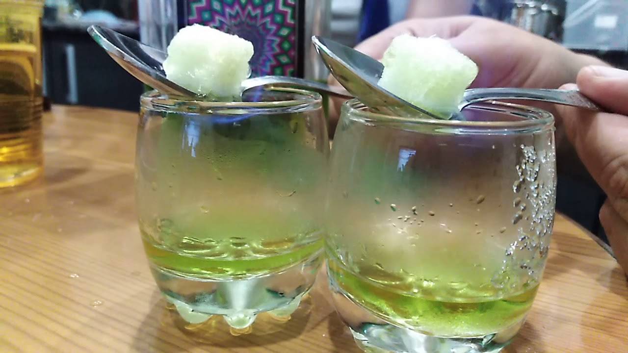 Как правильно пить абсент в домашних условиях: инструкция по употреблению