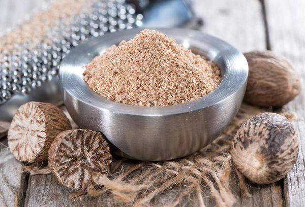 О полезных и опасных свойствах мускатного ореха: кулинарное использование и противопоказания к употреблению