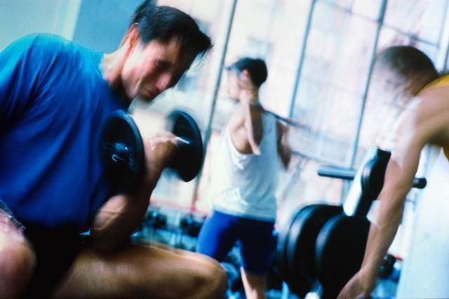 Тренировка боксёра в тренажёрном зале: программа, упражнения