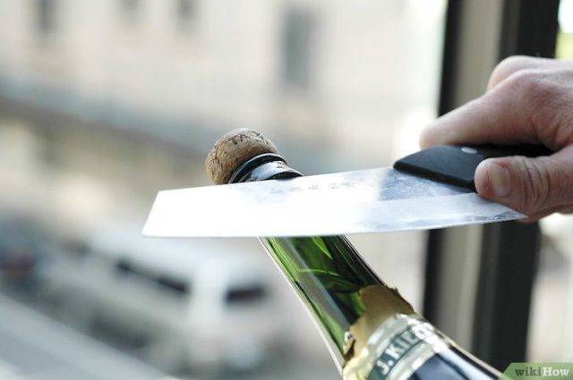 Как открыть шампанское и сколько его можно хранить?