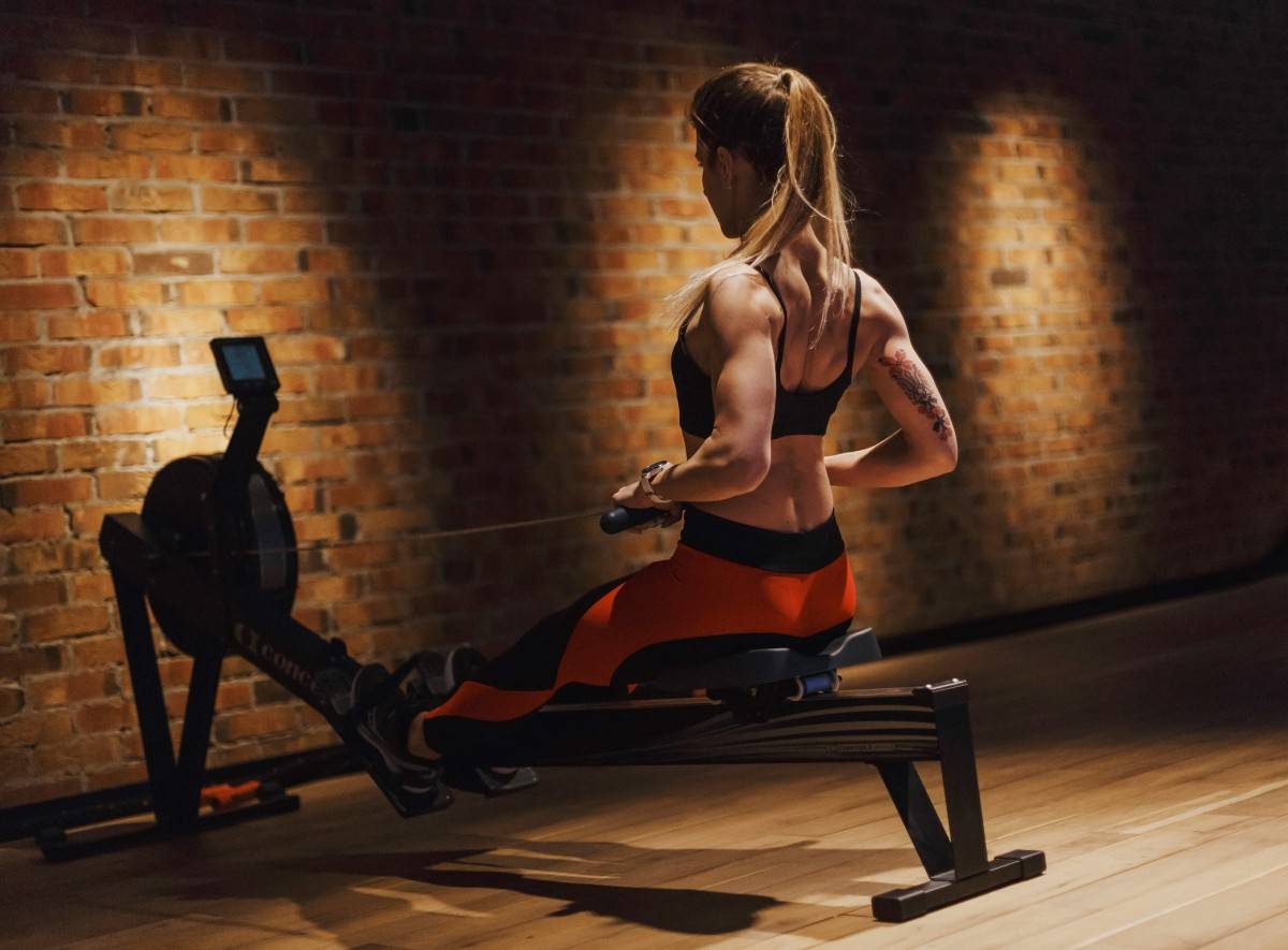 30 упражнений для жёсткой кардиотренировки, которая оставит вас без сил - лайфхакер