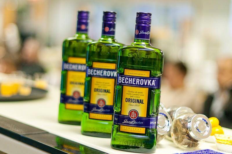 Ликер бехеровка: как правильно пить и с чем смешивать