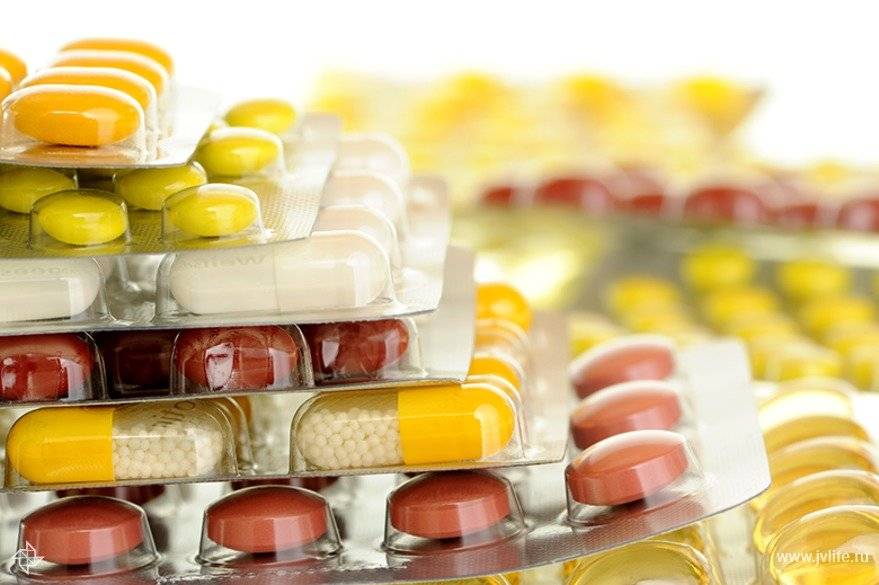 Витамины и бады от старения кожи лица: достоверна ли их эффективность?