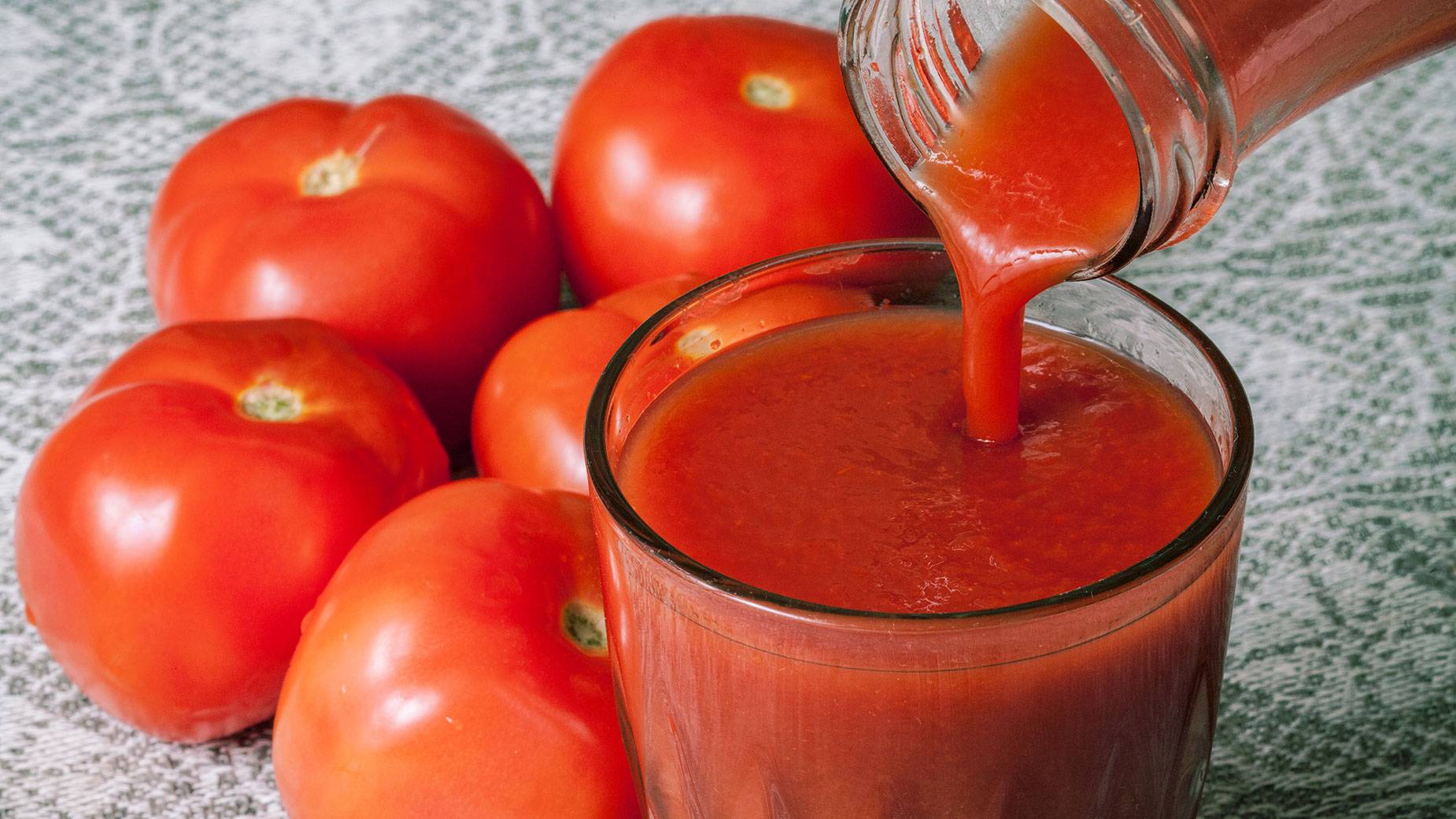 Можно ли томатный сок при диабете 2. Томатный сок. Сок из помидор. Томатный сок домашний. Томатный сок на зиму.
