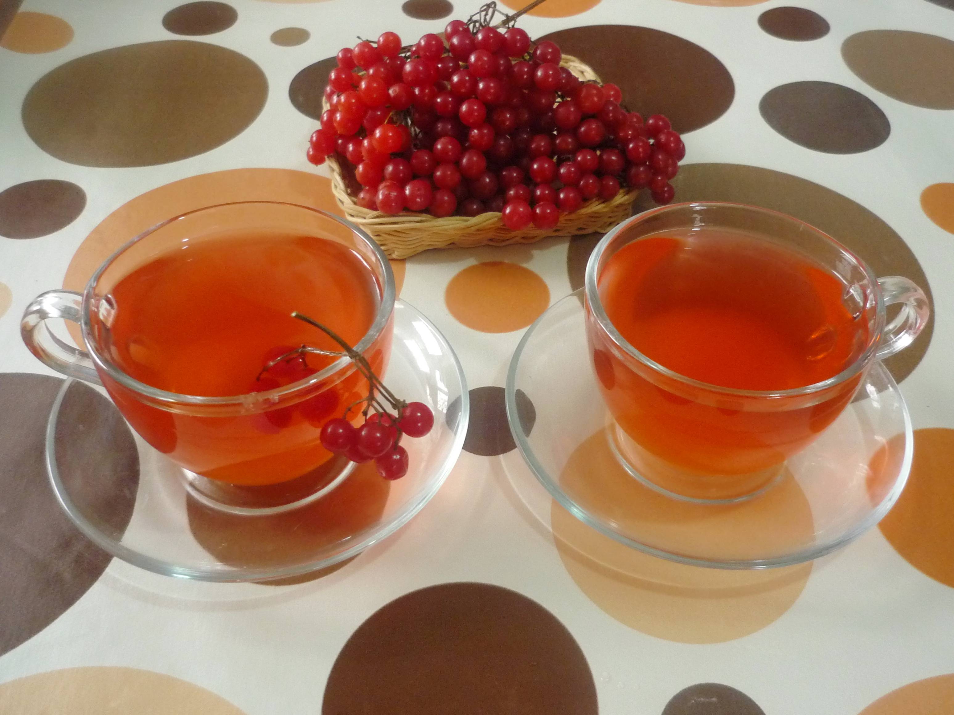 Сок при простуде. Калина красная компот. Чай с калиной и медом. Чай из калины. Отвар калины.