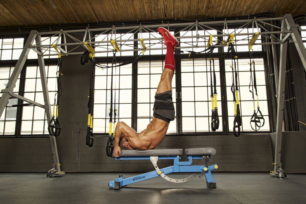 Как накачать верхний пресс: лучшие упражнения для спортзала и дома