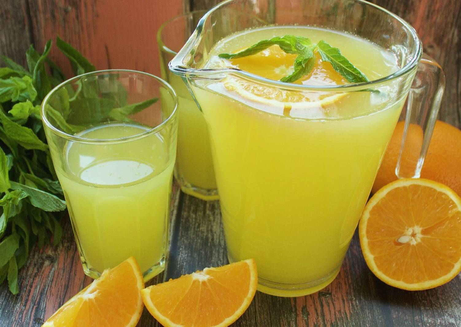 Сделать напиток из лимонов. Лимонад апельсин мята. Лимонад цитрус. Цитрусовый лимонад Lemon. Лимоновый сок Тунис.