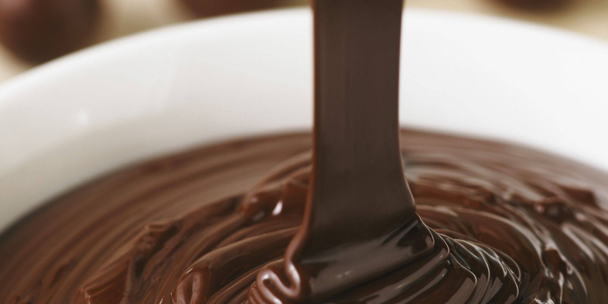Шоколадная глазурь кувертюр. Кувертюр (шоколад). Шоколадный крем ганаш. Шоколад глазурь. Качества глазури