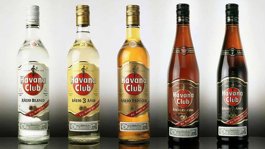 Топ ромов. Ром бакарди и Гавана клаб. Ром кубинский Havana Club. Линейка Рома Гавана клаб. Гавана клаб пряный Ром.