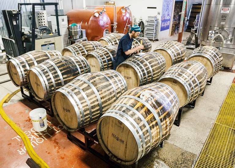 Сербская и болгарская ракия: что это и как пить