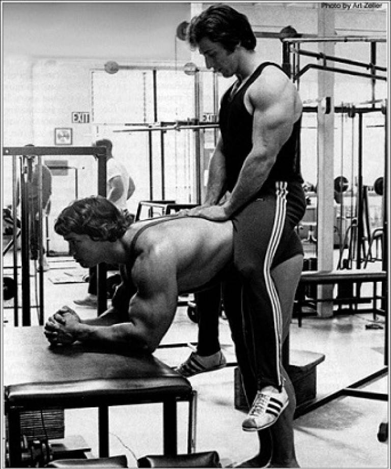 Как накачать икры ног: комплекс упражнений для тренировки икроножных мышц