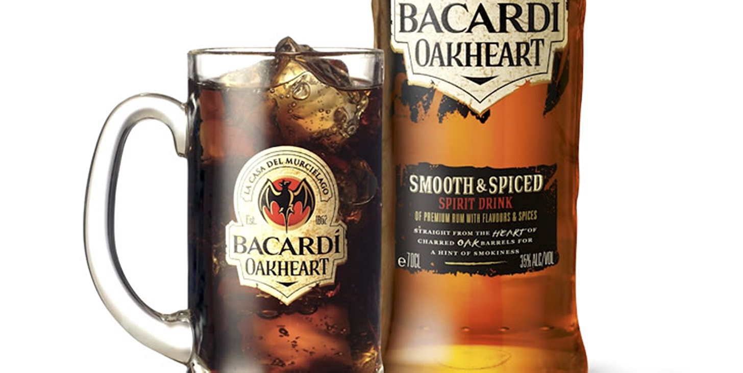 Бакарди окхард. Бакарди Оакхарт. Oakheart Ром 1862. Виски Oakheart Bacardi. Bacardi Oakheart Original.