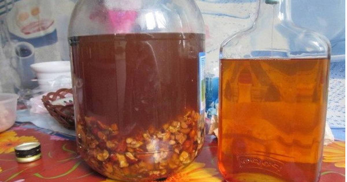 Самогон на кедровых орешках: рецепты настойки, польза и вред