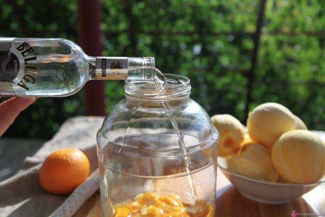 Ароматный апельсиновый ликёр в домашних условиях