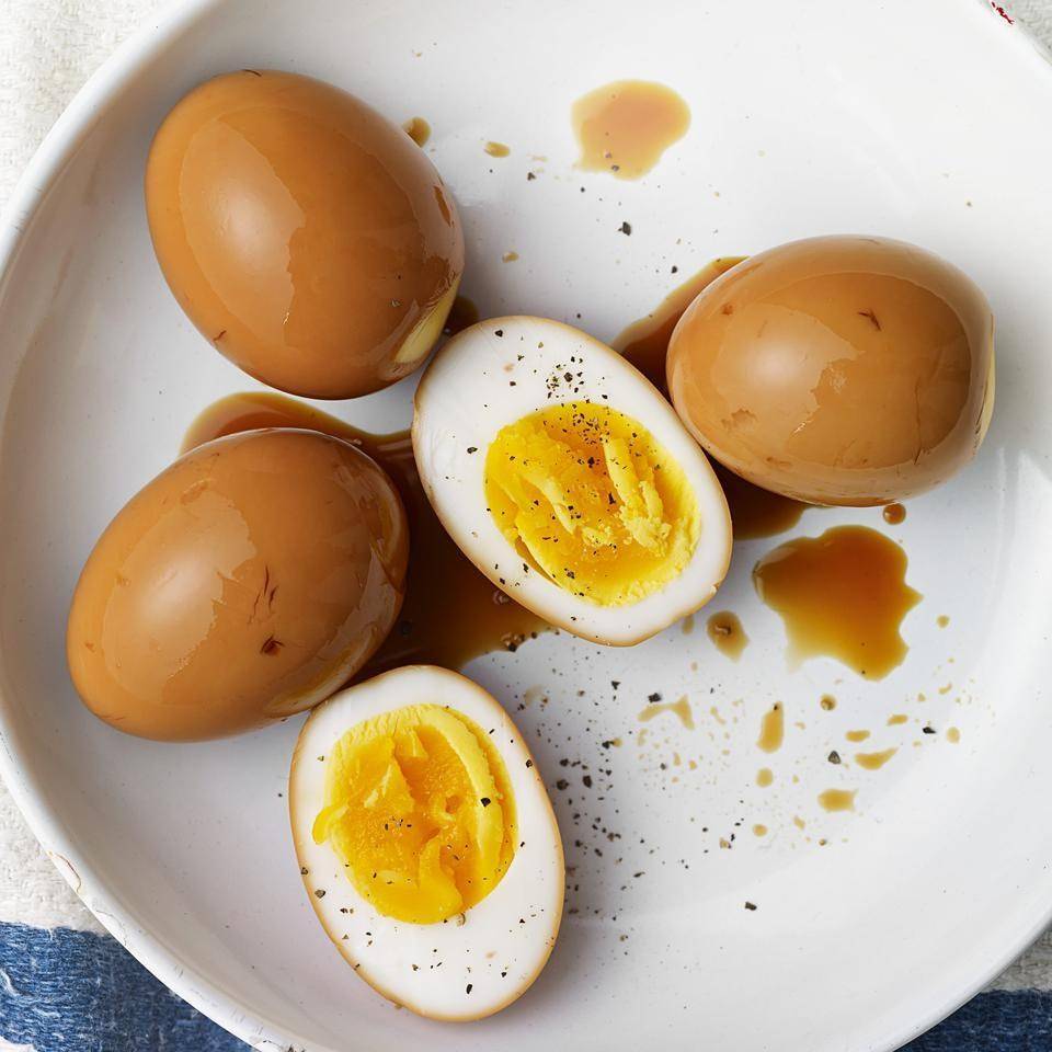 Фотки яичек. Вареные яйца. Отварные яйца. Красивые яйцо чтобы приготовить. Яйцо куриное вареное.