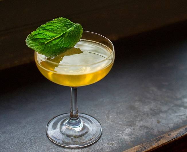 Джеймс бонд: 10 фактов о любимой выпивке агента 007 [+ 10 рецептов бондовских коктейлей]