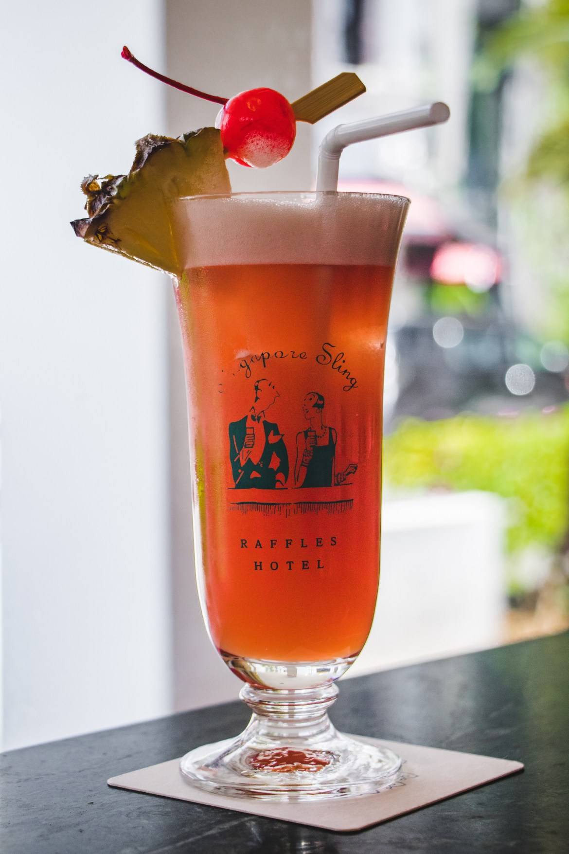 Сингапурский слинг. Cocktail Singapore Sling. Сингапурский слинг коктейль. Сингапур слим коктейль.