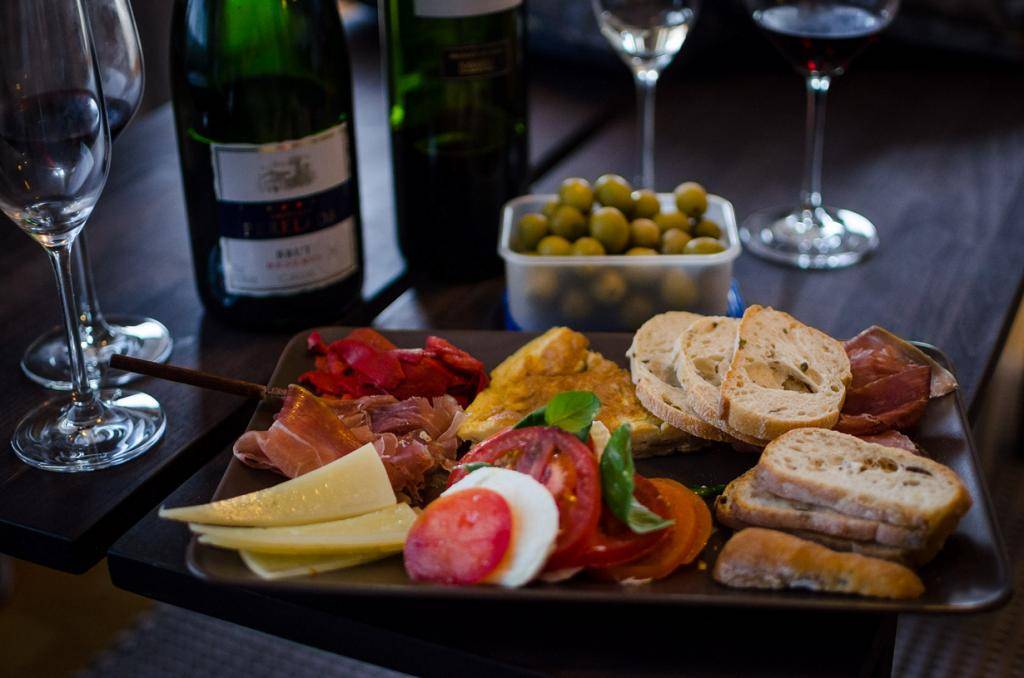 Зачем в блюда добавляют вино