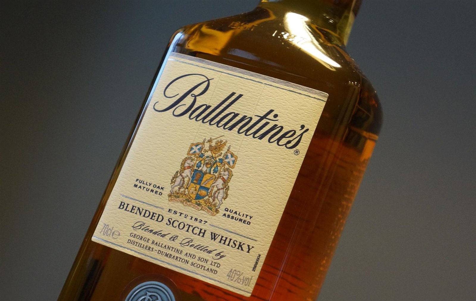 Виски ballantine’s (баллантайнс): особенности вкуса и обзор линейки скотча | inshaker | яндекс дзен