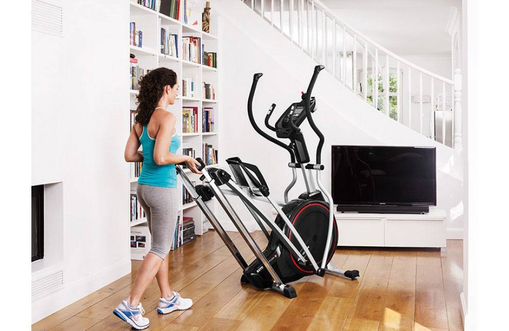 Как правильно выбрать эллиптический тренажер для похудения дома