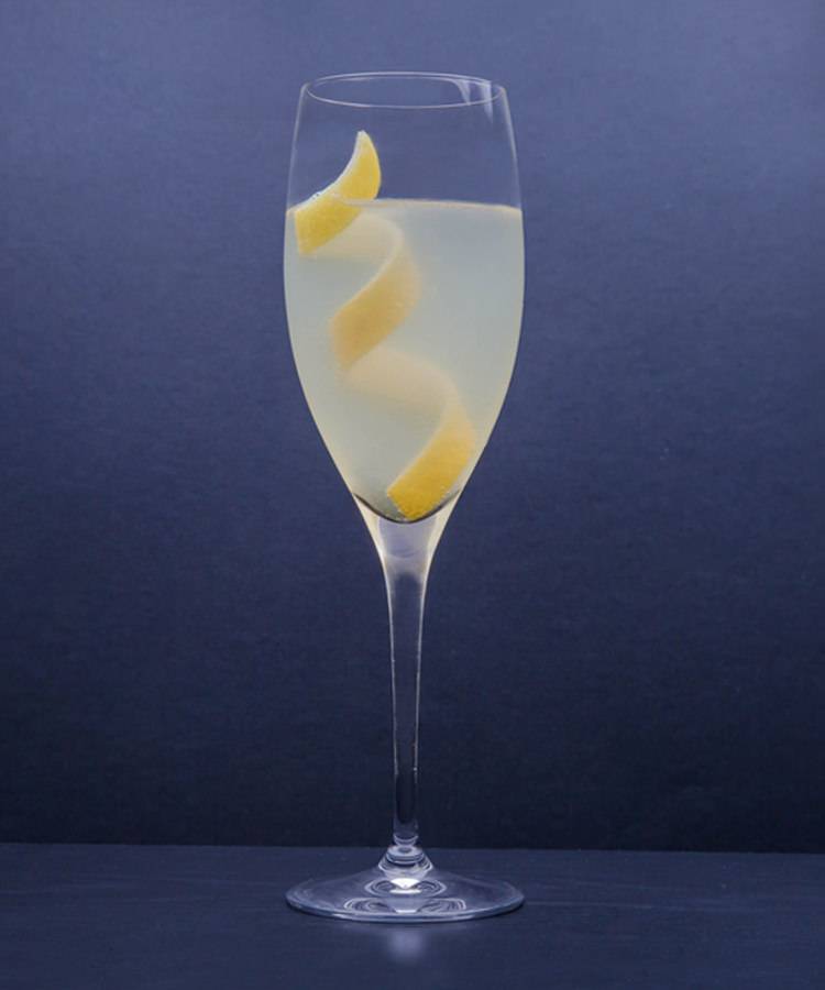 Френч 75 коктейль рецепт. French 75 Cocktail. Френч 75 коктейль. French 75 коктейль. Френч 75 коктейль iba.