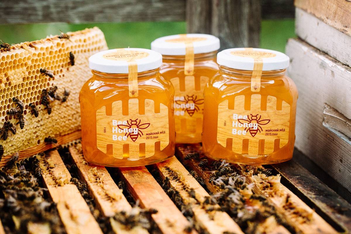 Магазин продуктов пчеловодства. Мёд кориандровый. Мёд разнотравье. Пчелиный мёд. Красивые баночки для меда.