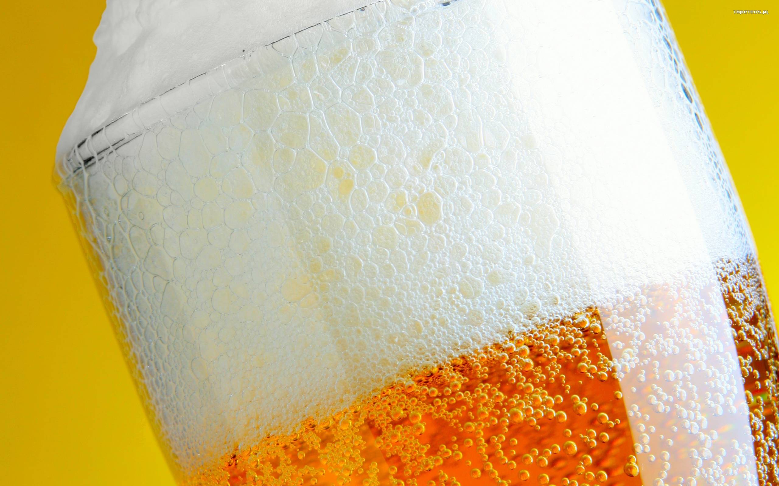 Пиво холодное пила. Пиво. Холодное пиво. Ледяное пиво. Пиво пузыри.